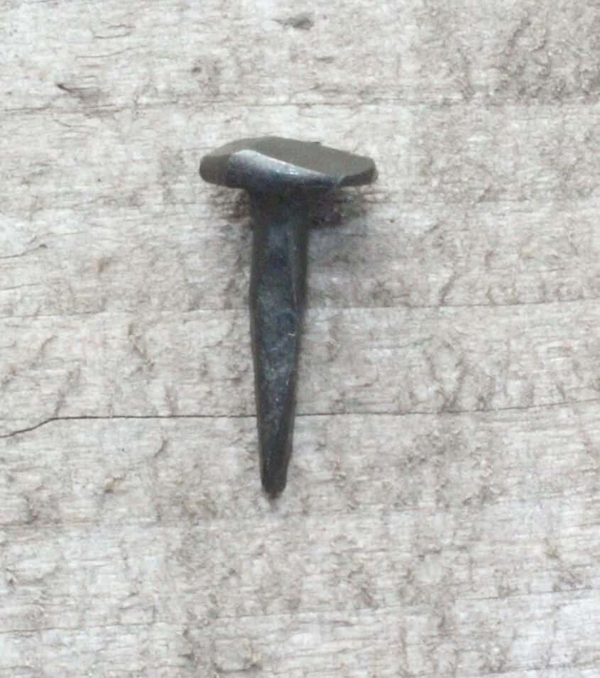 Wrought head nail 5/8"