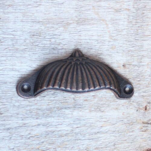 Coquille ciselée cuivre antique