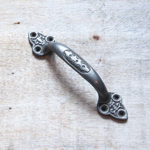 Poignée antique décorative