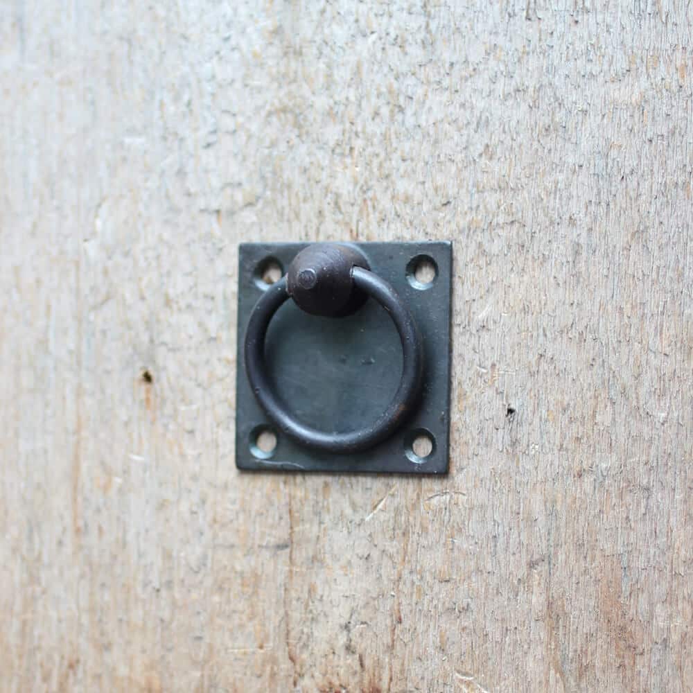 anneau en fer forgé à la main