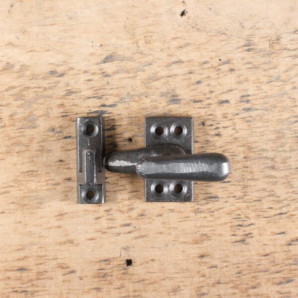 Loquet en fonte vintage